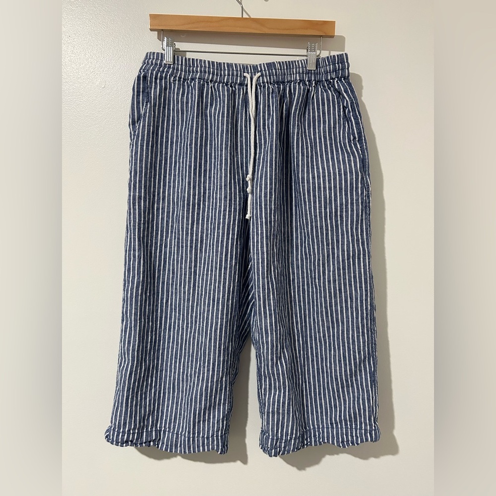 Beachlunchlounge Women’s Blue and White Striped Linen Cotton Blend Cropped Pant